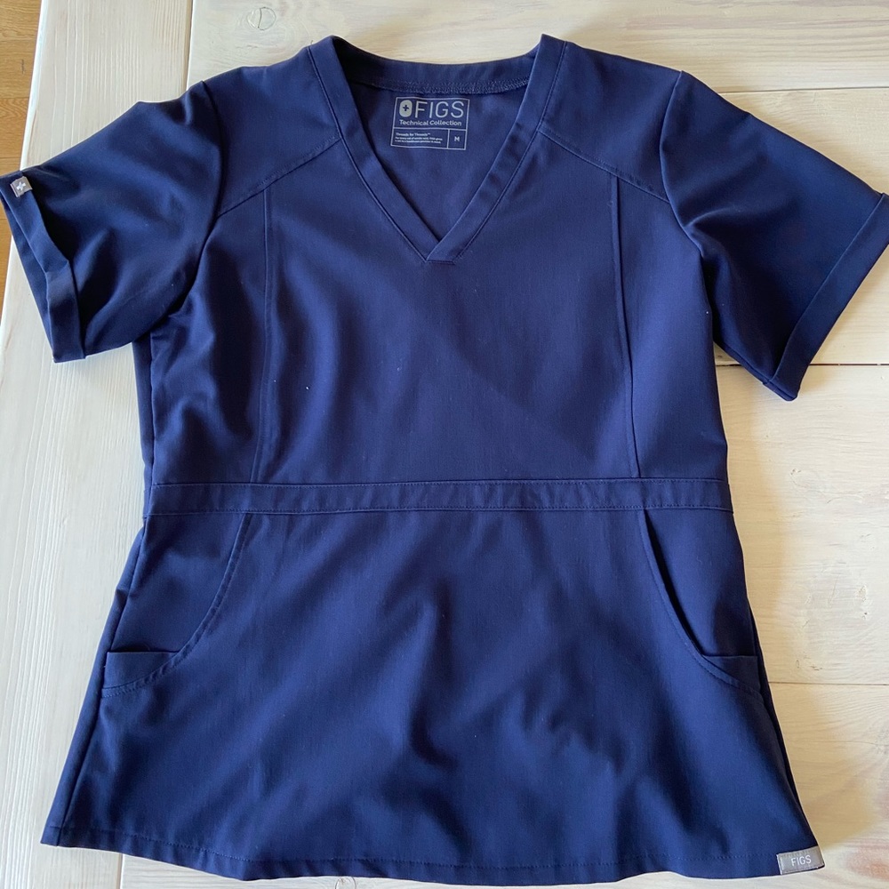 FIGS Flores Peplum top